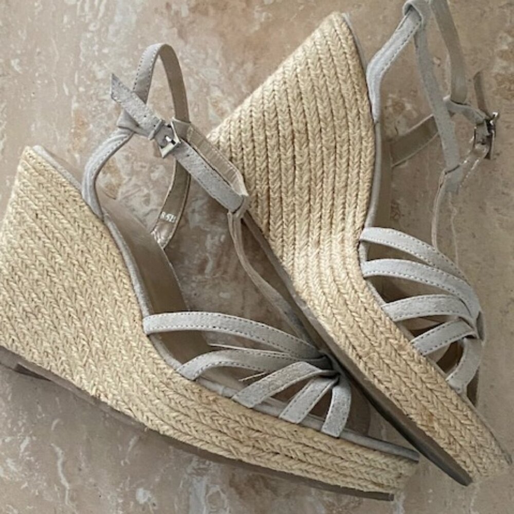 Ladies shoes